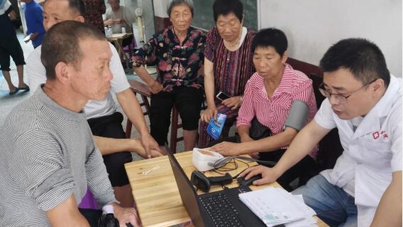一个完善的慢病管理系统应具备以下功能：